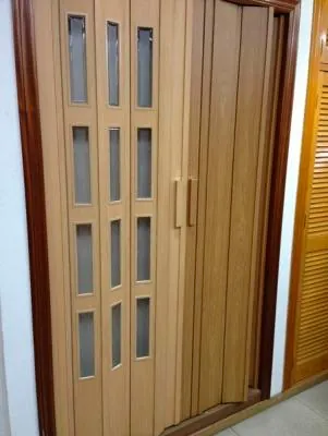 Comercial Marel puerta plegable 